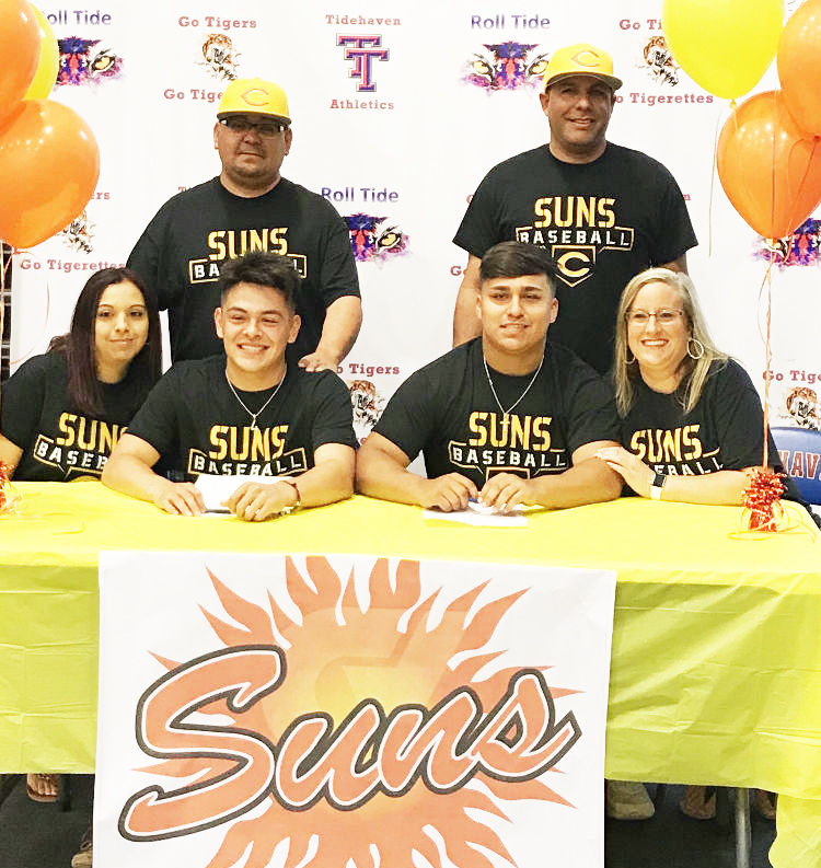 Tidehaven seniors sign letter of intent to play baseball